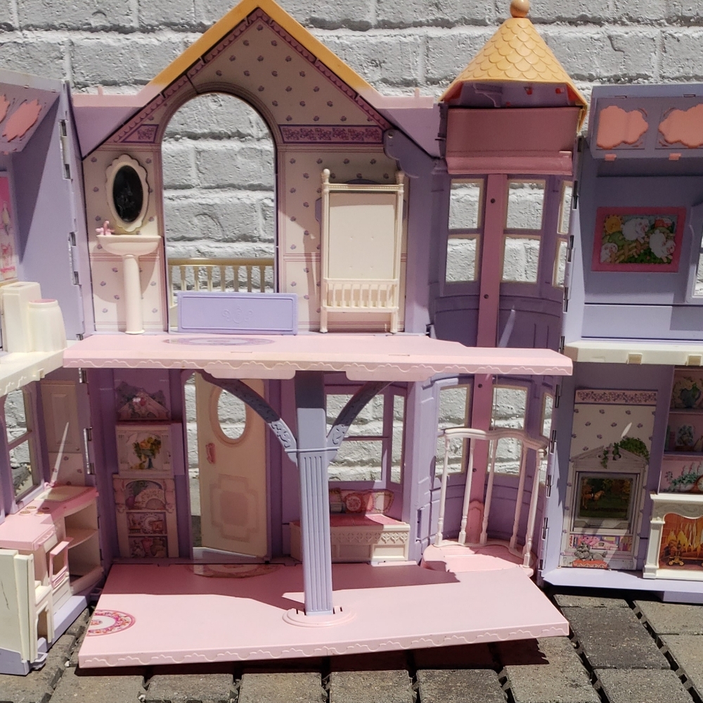 Vintage Barbie house. - Picture 3 of 6